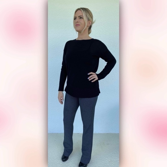 ⭐️ H&M Small Black Sweater Box Cut - Picture 2 of 4